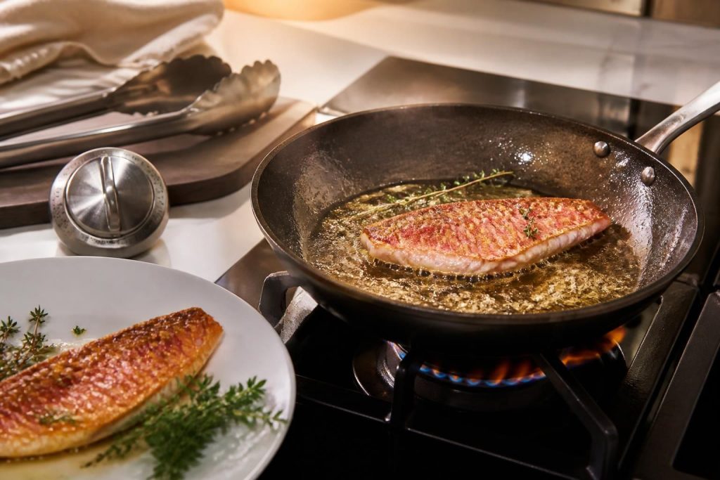 découvrez les astuces essentielles pour maîtriser parfaitement le temps de cuisson du filet de rouget à la poêle et sublimer vos plats de poisson.